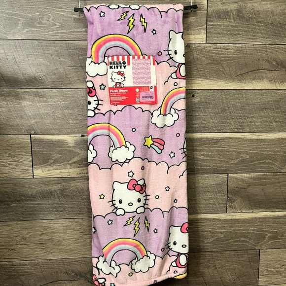 *NEW* Hello Kitty Purple Pink Striped Rainbow Blanket. - Picture 2 of 4